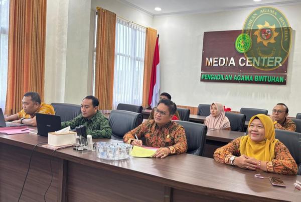 110 PENGADILAN AGAMA BINTUHAN IKUTI SEMINAR NASIONAL