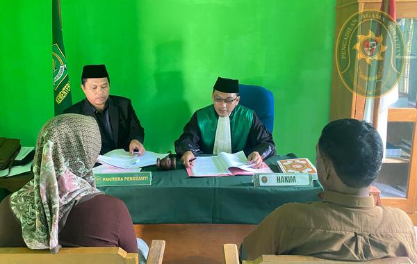 15 TIM SIDANG DI LUAR GEDUNG PENGADILAN AGAMA BINTUHAN HADIR LAGI DI KECAMATAN SEMIDANG GUMAY2