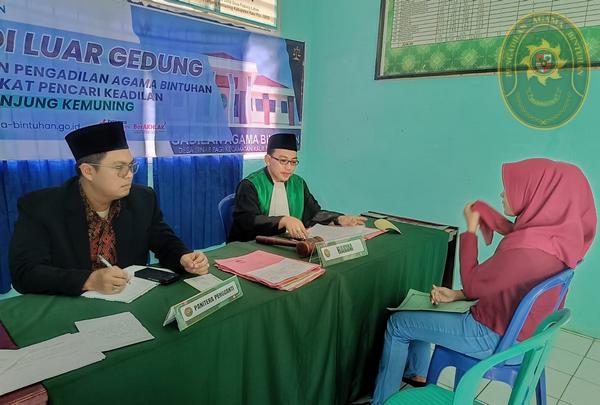 19 SIDANG DI LUAR GEDUNG PA BINTUHAN TERAKHIR TAHUN 2025 DISERBU MASYARAKAT