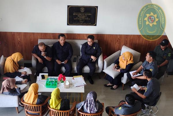 37 KEPANITERAAN PA BINTUHAN SELENGGARAKAN RAPAT MONEV CAPAIAN KINERJA TRIWULAN I