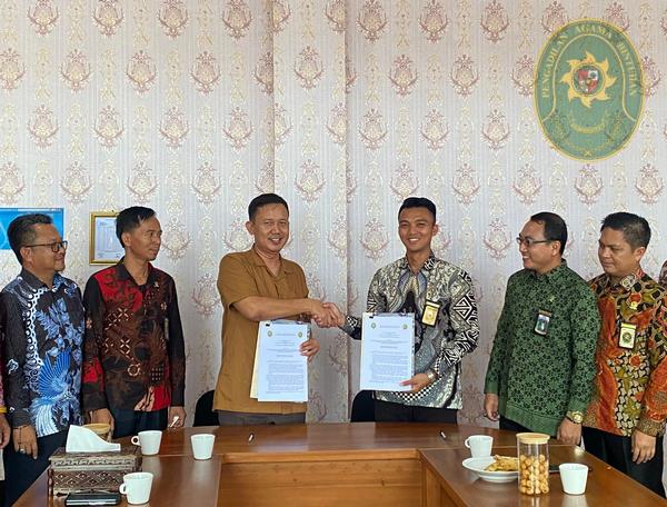 5 TENTANG RADIUS WILAYAH KETUA PA DAN PN BINTUHAN TANDA TANGANI PERJANJIAN KERJASAMA 