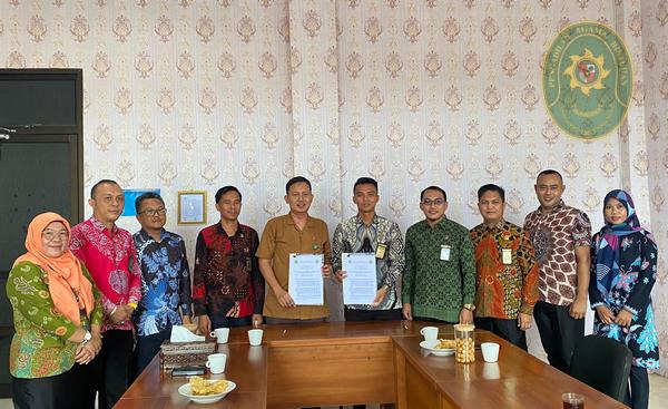 5 TENTANG RADIUS WILAYAH KETUA PA DAN PN BINTUHAN TANDA TANGANI PERJANJIAN KERJASAMA 3