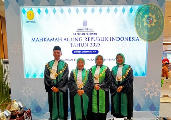 4 LAPORAN TAHUNAN MAHKAMAH AGUNG TAHUN 20253