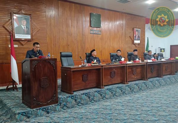 119 KETUA PA BINTUHAN IKUTI RAPAT PARIPURNA DI DPRD KABUPATEN KAUR2