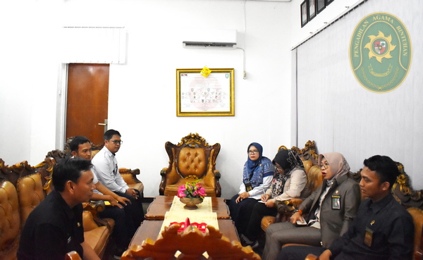 126 KUNJUNGI PENGADILAN AGAMA BINTUHAN SEKRETARIS PTA BENGKULU LAKUKAN PEMBINAAN2