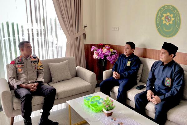 15 KAPOLRES KAUR SILATURAHMI KE PA BINTUHAN
