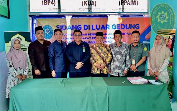 16 TERUS KOMITMEN MELAYANI MASYARAKAT PA BINTUHAN SIDANG DI LUAR GEDUNG1