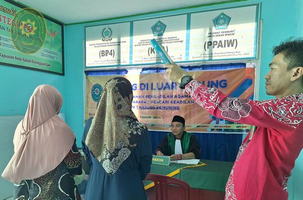 38 SIDANG DI LUAR GEDUNG PA BINTUHAN BENTUK KOMITMEN MELAYANI MASYARAKAT