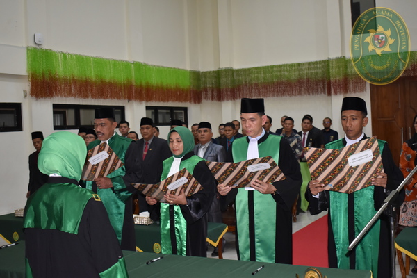 55 KETUA PA BINTUHAN HADIRI PELANTIKAN DAN PENGAMBILAN SUMPAH HAKIM TINGGI DAN PARA KETUA PA