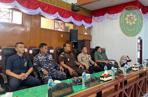 61 KETUA PA BINTUHAN HADIRI RAPAT PARIPURNA DPRD KABUPATEN KAUR