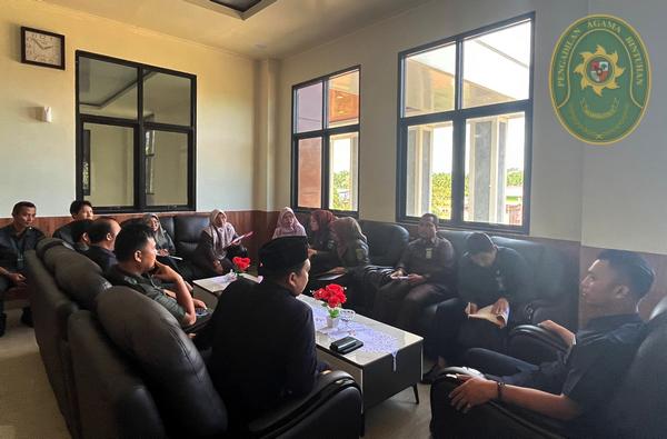 63 KOMPAK KEPANITERAAN DAN KESEKRETARIATAN LAKSANAKAN RAPAT MONEV BULAN JUNI2
