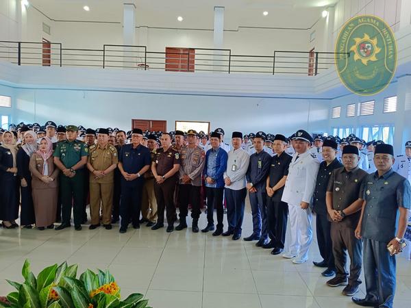 72 KETUA PENGADILAN AGAMA BINTUHAN HADIRI PENGUKUHAN PERPANJANGAN MASA JABATAN KADES