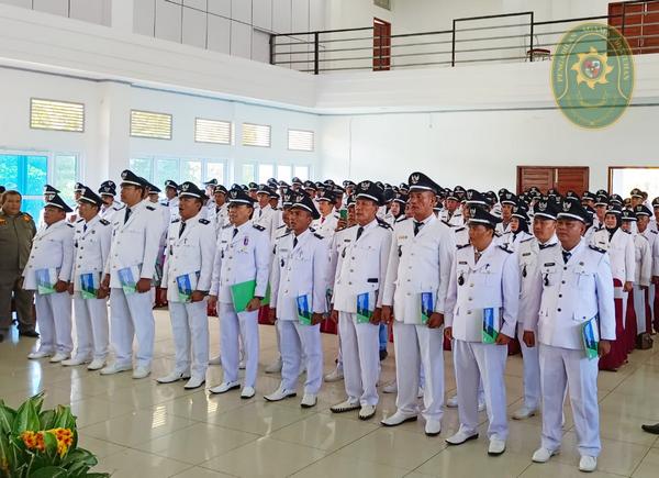 72 KETUA PENGADILAN AGAMA BINTUHAN HADIRI PENGUKUHAN PERPANJANGAN MASA JABATAN KADES3