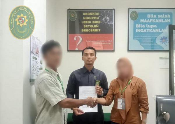 73 KEMBALI KETUA PENGADILAN AGAMA BINTUHAN SELESAIKAN PERKARA DENGAN MEDIASI