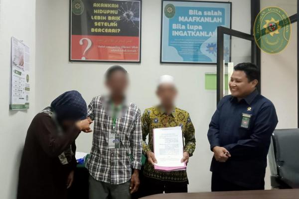 76 SENYUM SUMRINGAH HAKIM MEDIATOR PENGADILAN AGAMA BINTUHAN SELESAIKAN PERKARA DENGAN DAMAI 2