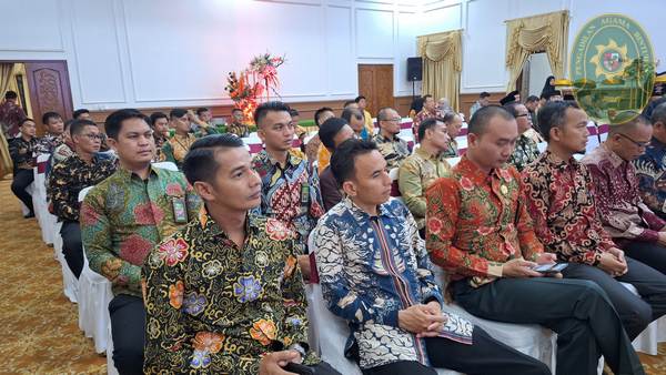 87 KETUA PENGADILAN AGAMA BINTUHAN HADIRI RAMAH TAMAH GUBERNUR BENGKULU DENGAN KETUA MUDA KAMAR AGAMA MA RI3