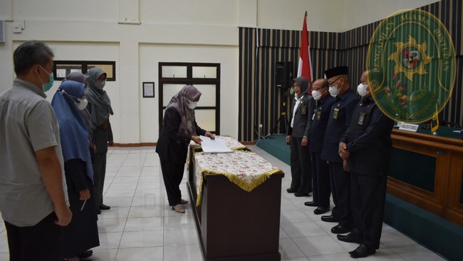 12. PENANDATANGANAN PRODUK GAMBAR GEDUNG PENGADILAN AGAMA 3