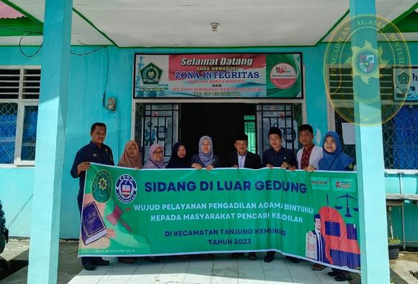 32 KOMITMEN MELAYANI MASYARAKAT PA BINTUHAN SIDANG LUAR GEDUNG DI KECAMATAN TANJUNG KEMUNING