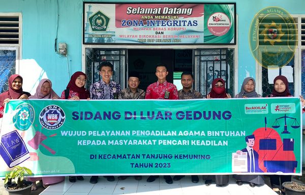 44 DARI SELATAN KE UTARA SIDANG DI LUAR GEDUNG PA BINTUHAN WUJUDKAN PELAYANAN PRIMA