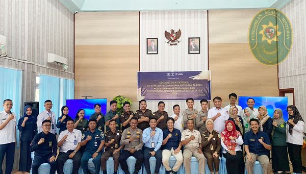 47 TINGKATKAN KUALITAS PA BINTUHAN IKUTI SOSIALISASI ANTI KORUPSI