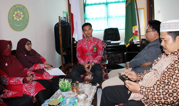 49 ERIMA KUNJUNGAN UIN FATMAWATI SUKARNO BENGKULU KETUA PA BINTUHAN BUKA PELUANG KERJASAMA