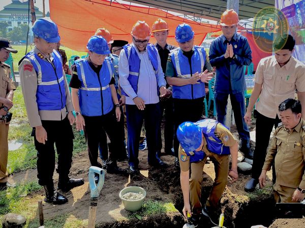 50 DUKUNG PEMBANGUNAN KABUPATEN KAUR KETUA PA BINTUHAN IKUT PELETAKAN BATU PERTAMA ICON KOTA BINTUHAN