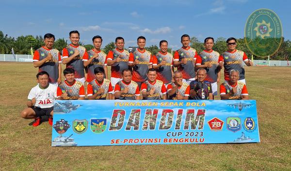 60 KETUA PENGADILAN AGAMA BINTUHAN TANDING TURNAMEN SEPAK BOLA DANDIM CUP 20232