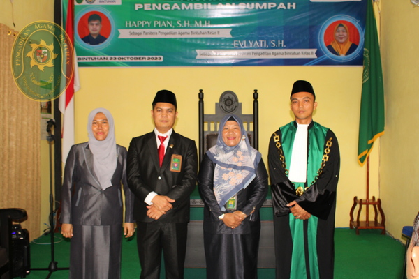 69 HAPPY DAN EVI DILANTIK OLEH KETUA PENGADILAN AGAMA BINTUHAN3