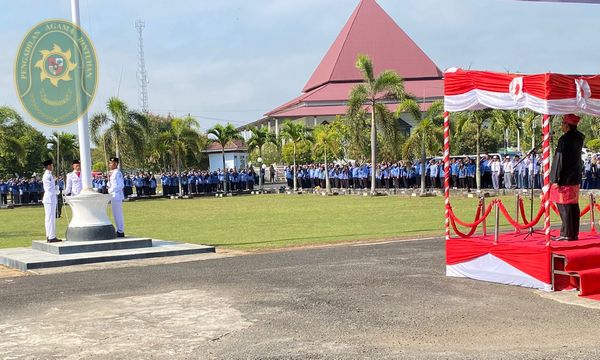 71 BERSAMA MAJUKAN INDONESIA KETUA PA BINTUHAN IKUTI UPACARA HSP DI PEMDA KAUR2