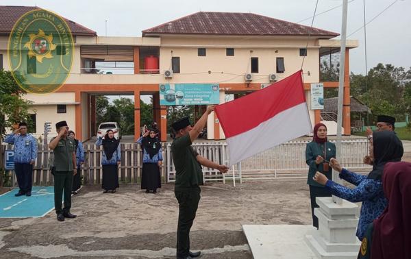 74 PENGADILAN AGAMA BINTUHAN LAKSANAKAN UPACARA HARI PAHLAWAN