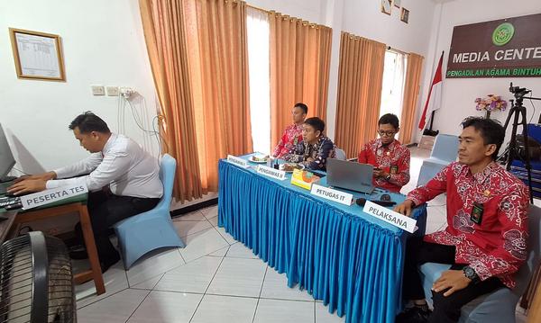 77 PENGADILAN AGAMA BINTUHAN SELENGGARAKAN UJIAN SELEKSI CALON HAKIM